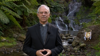 Imagem de Bispo de Angra apela à ajuda aos mais pobres