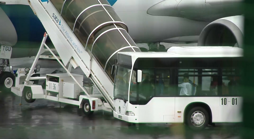 Imagem de Número de passageiros desembarcados nos aeroportos dos Açores baixa pelo terceiro mês consecutivo
