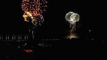 Imagem de Horta recebe Ano Novo com espetáculo de fogo de artifício na avenida marginal