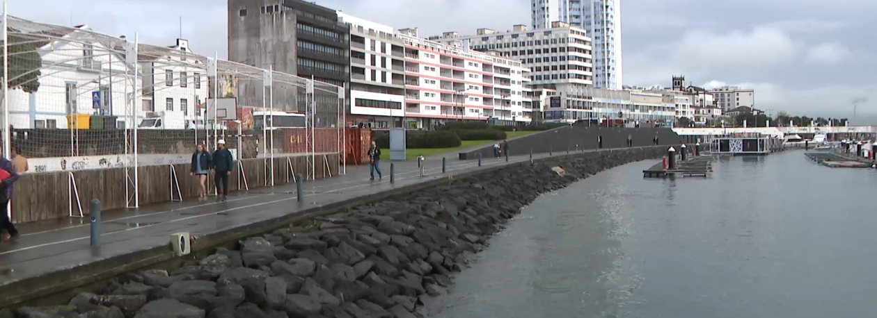 Imagem de Muitos açorianos escolhem fazer a Passagem do Ano em casa