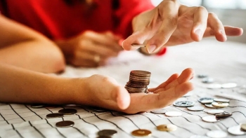 Imagem de É difícil poupar nos Açores devido ao custo de vida mais caro