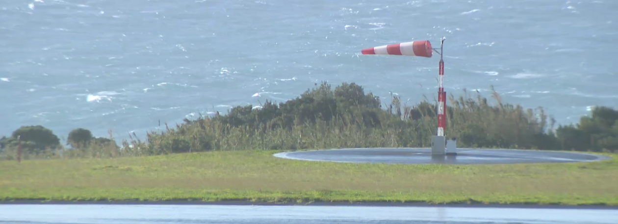 Imagem de Chuva e vento provocam ocorrências em várias ilhas e cancelamento de voos