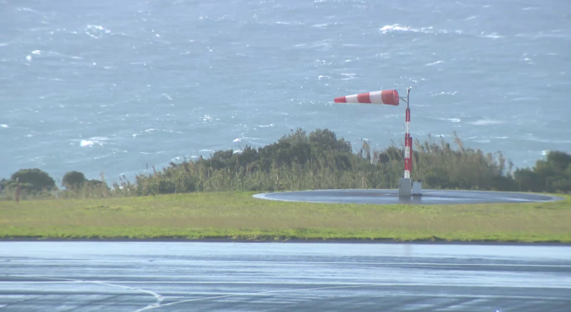 Imagem de Chuva e vento provocam ocorrências em várias ilhas e cancelamento de voos
