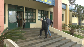 Imagem de BE quer criar incentivos para professores deslocados