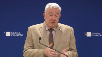 Imagem de “O Governo dos Açores não está de paninhos quentes com a República por serem da mesma cor”