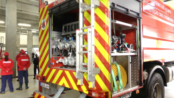 Imagem de Bombeiros de São Roque do Pico recebem autotanque do Governo em dia de aniversário