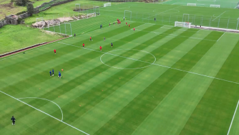 Imagem de Santa Clara já treina no novo relvado natural do centro de treinos na Ribeira Grande