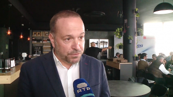 Imagem de Líder do PS diz que custo de vida dos açorianos seria reduzido com introdução de dois cargueiros aéreos