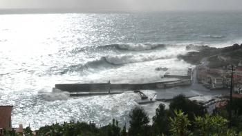 Imagem de Mau tempo encerra Estrada Regional nas Ribeiras do Pico por segurança