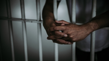 Imagem de 15 anos de prisão para homem da Lagoa por crime de lenocínio