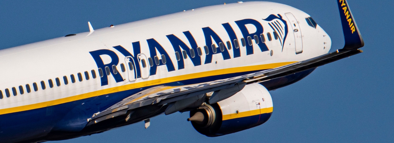 Imagem de José Manuel Bolieiro e Marcos Couto desvalorizam saída da Ryanair dos Açores