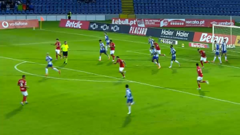 Imagem de Primeira Liga: Santa Clara perde em casa com o FC Porto