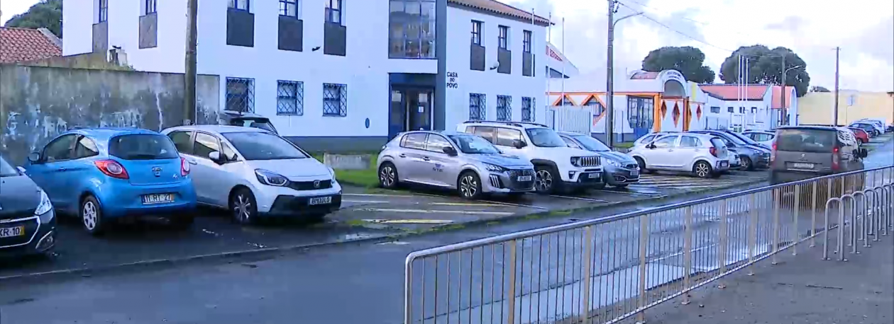 Imagem de Empresários reclamam atrasos no pagamento do transporte coletivo escolar e suspendem serviços