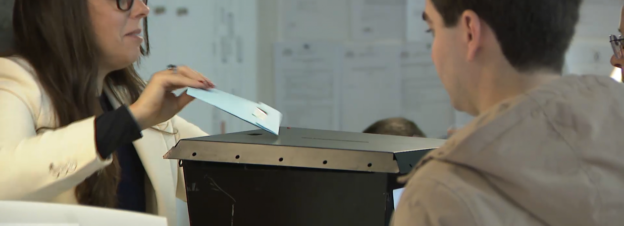 Imagem de Presidenciais 2026: Mais de 218 mil eleitores portugueses votam antecipadamente