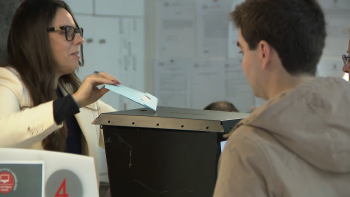 Imagem de Presidenciais 2026: Mais de 218 mil eleitores portugueses votam antecipadamente