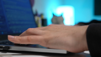 Imagem de Estudo europeu revela que os jovens portugueses estão entre os que mais utilizam IA