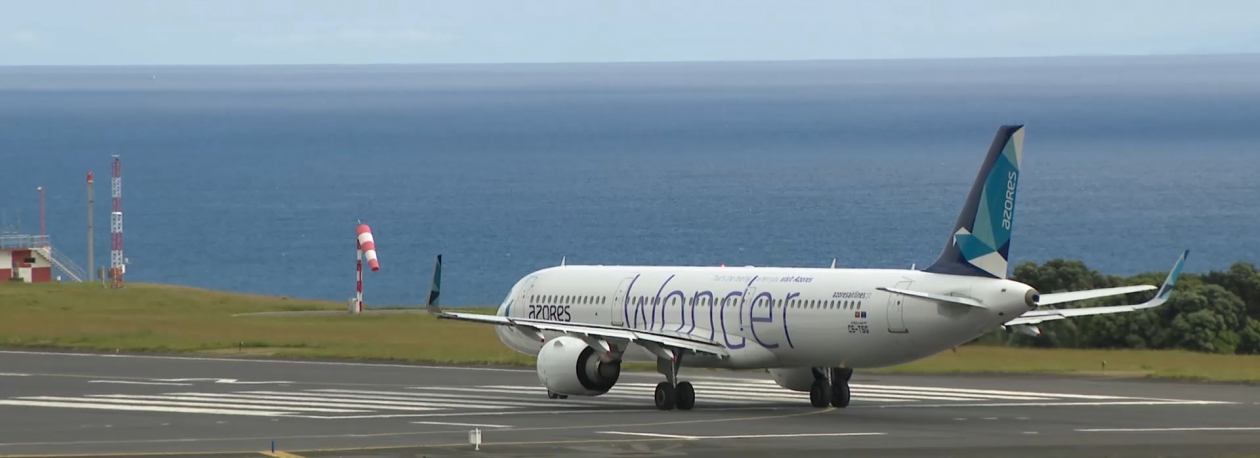 Imagem de Governo aprova encargos do serviço público aéreo nos Açores com consórcio SATA/TAP