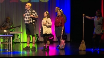 Imagem de Estreia do Bailinho do Município das Velas ‘A Escola da Professora Elgina Velense’