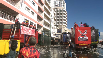 Imagem de 300 participantes e 12 camiões na Batalha das Limas em Ponta Delgada