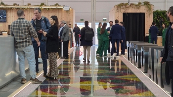 Imagem de Na BTL: José Manuel Bolieiro afasta criticas de que Turismo está a decrescer na Região