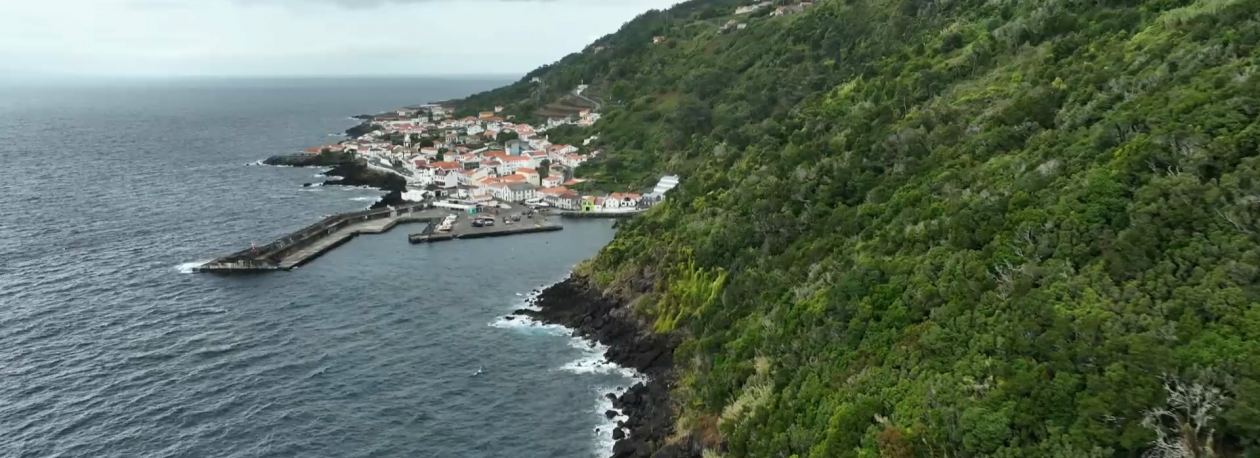 Imagem de Antigo autarca na ilha de São Jorge comprou cabeceira para sepultura da mulher com fundos da Junta
