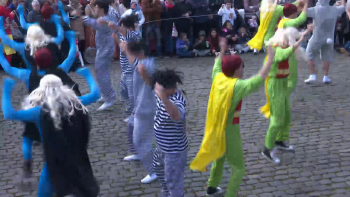 Imagem de Danças de Carnaval saem à rua em Santa Maria