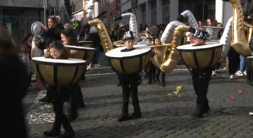 Imagem de Desfile de Carnaval de Ponta Delgada encheu as ruas com quase 2.500 participantes