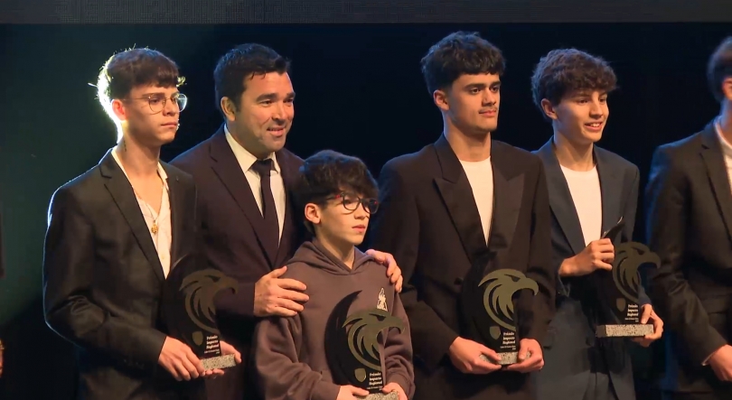 Imagem de Gala dos 105 anos Santa Clara homenageia acionista da SAD e Deco