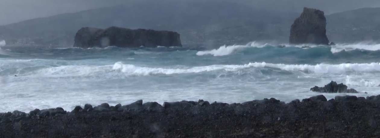Imagem de Mau tempo: Duas escolas encerradas no concelho da Madalena do Pico