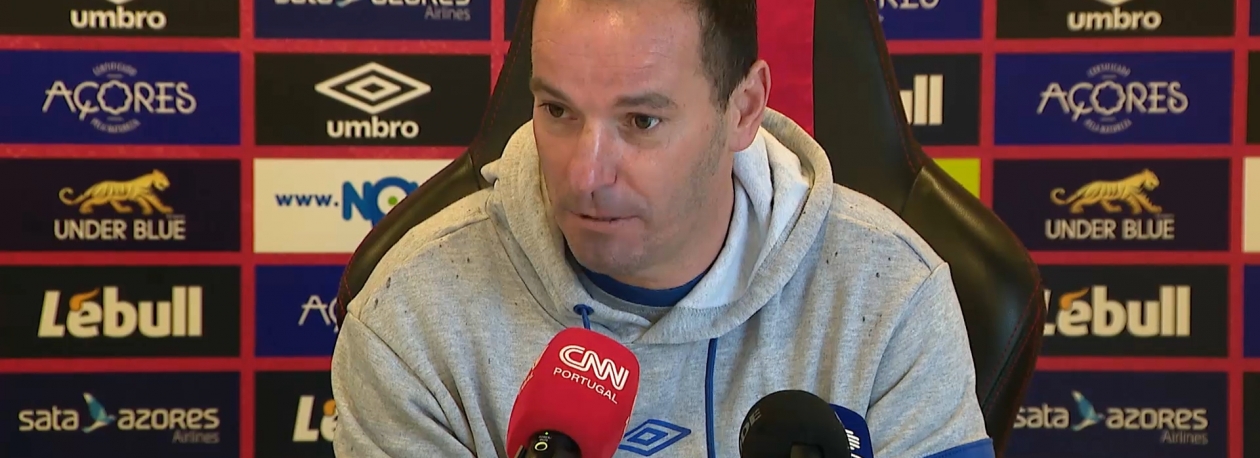 Imagem de Estreia do treinador Petit no Santa Clara em jogo frente ao Estrela da Amadora