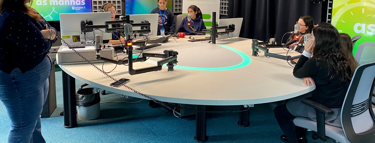 Imagem de Rádio continua a cativar alunos na era da tecnologia