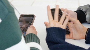 Imagem de Parlamento aprova restrição no acesso às redes sociais a menores de 16 anos