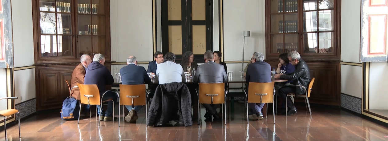 Imagem de Apoio Palavra Açores: Governo recua e mantém apoio na próxima época