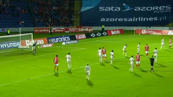 Imagem de Santa Clara volta a perder em casa