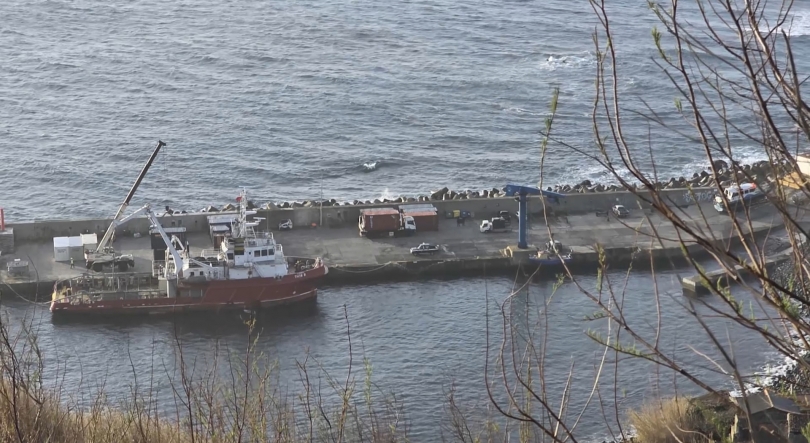 Imagem de Navio Thor B já descarregou na ilha do Corvo alguma carga que estava em falta