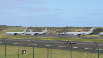 Imagem de Base das Lajes novamente com intensificação de movimento de aviões norte-americanos