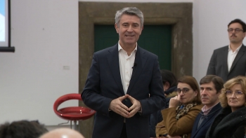 Imagem de José Luís Carneiro critica Primeiro-ministro e diz que falhou na informação sobre a Base das Lajes