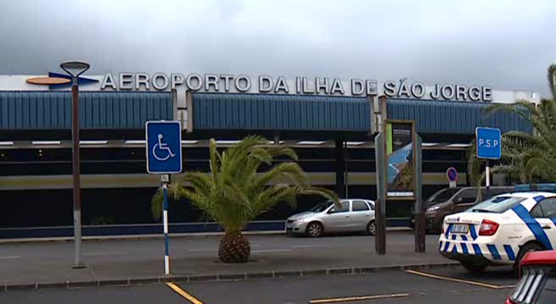 Imagem de Equipamento raio-x no Aeroporto de São Jorge deverá ser instalado em abril