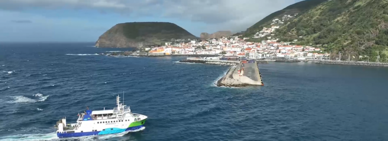 Imagem de Avaria do navio da Atlânticoline impede transporte de viaturas nas ilhas do Triângulo