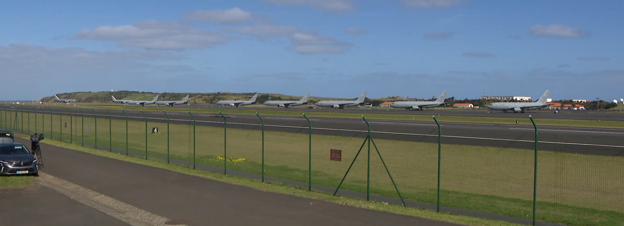 Imagem de Intensificam-se os movimentos militares na Base das Lajes