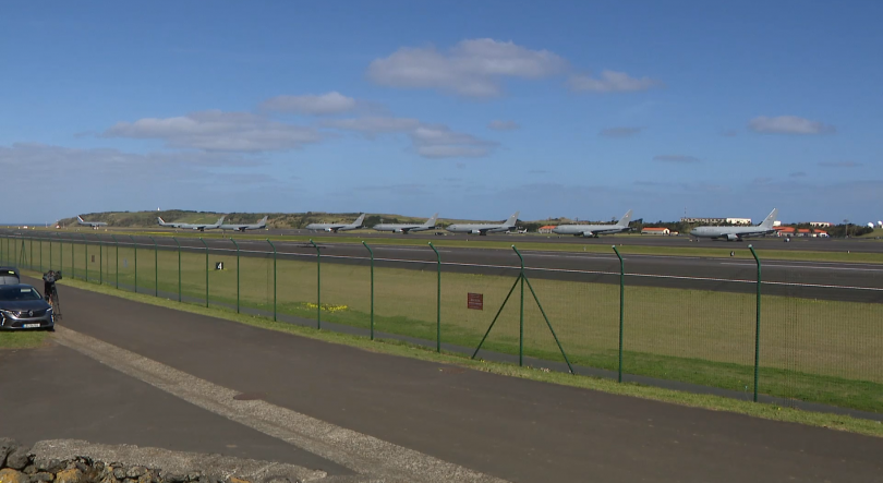 Imagem de Intensificam-se os movimentos militares na Base das Lajes