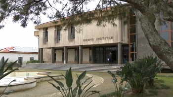 Imagem de Deputada do Chega à AR reclama obras de manutenção no Tribunal da Praia da Vitória