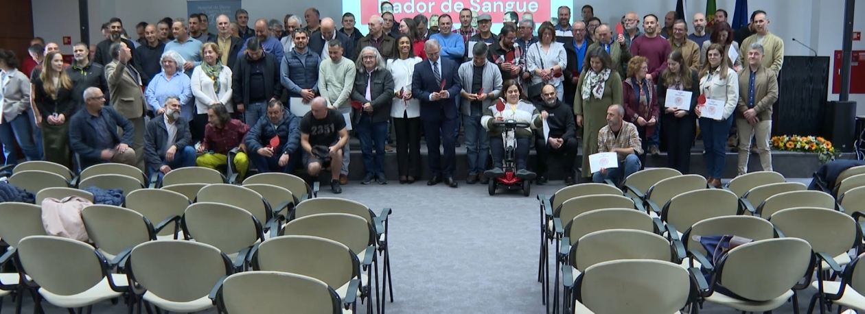 Imagem de HDES homenageia centenas de dadores de sangue com a entrega de medalhas e diplomas