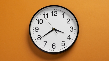 Imagem de Relógios adiantam uma hora na madrugada de domingo