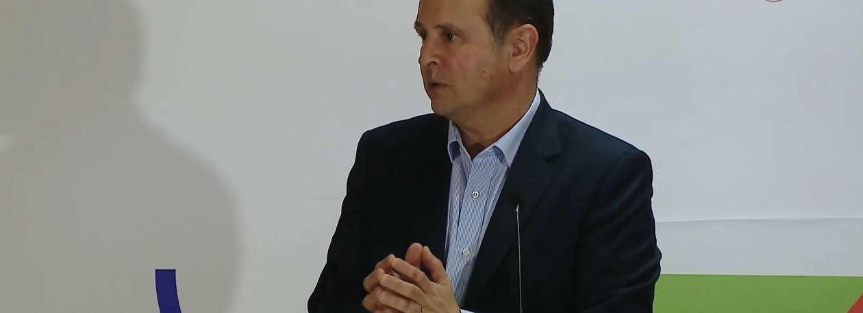 Imagem de Antigo Ministro das Finanças diz que Região está à beira de um resgate financeiro