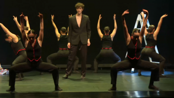 Imagem de ‘Entre Pedra e Bruma’ subiu ao palco do Teatro Ribeiragrandense