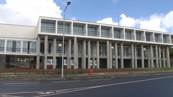 Imagem de Estudantes denunciam mau estado da Residência Universitária em Ponta Delgada