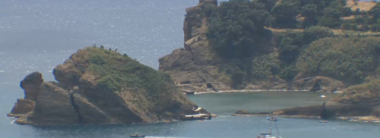 Imagem de Ilhéu de Vila Franca do Campo vai reabrir esta época balnear