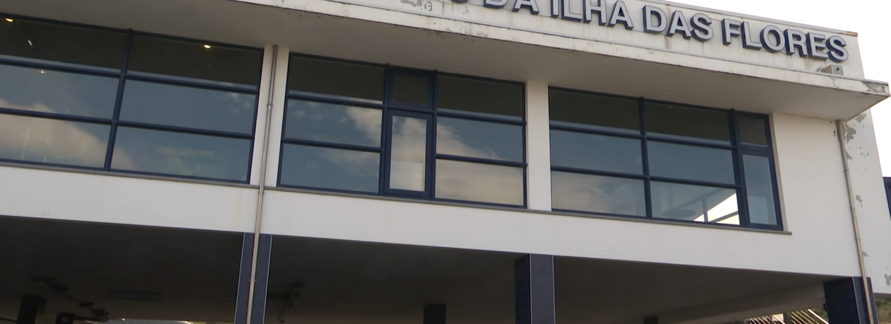 Imagem de Aeroporto das Flores: Bombeiros deixam de fazer horas extraordinárias a partir de junho