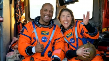 Imagem de Astronautas da Artemis II regressam à terra em segurança